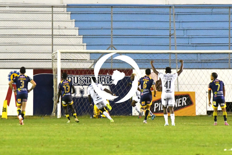 FBL-LIGAPRO-DELFIN-MUSHUC RUNA
