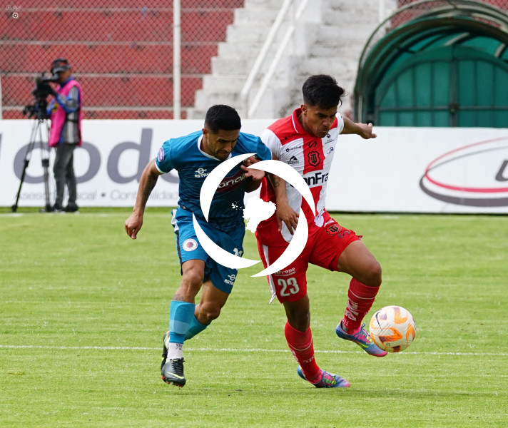 FBL LIGA ECUABET TECNICO VINO TINTO