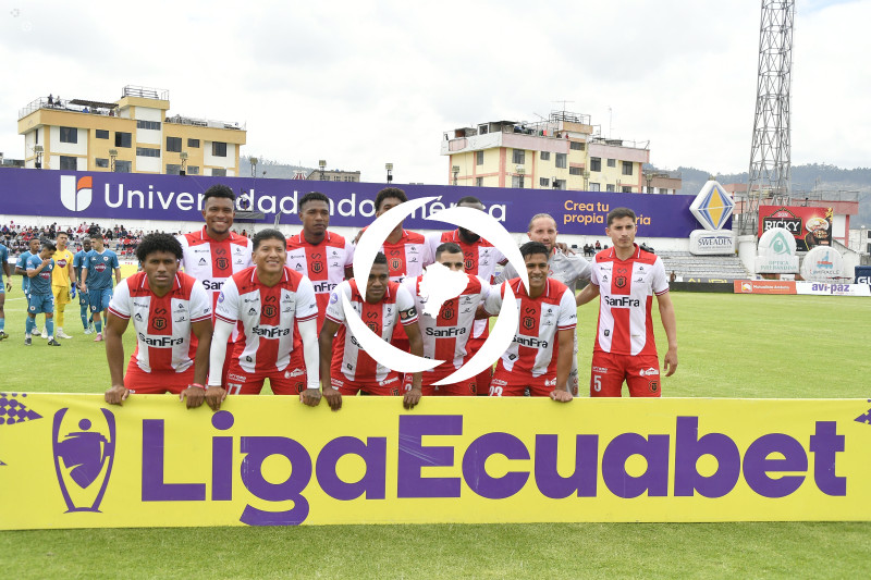 FBL LIGA ECUABET TECNICO VINO TINTO