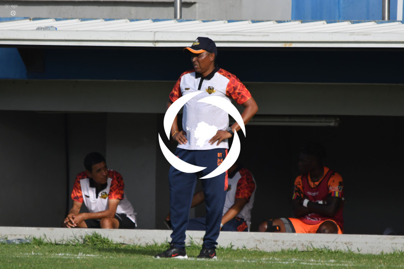 FBL-LIGAPRO-MANTA-LIBERTAD