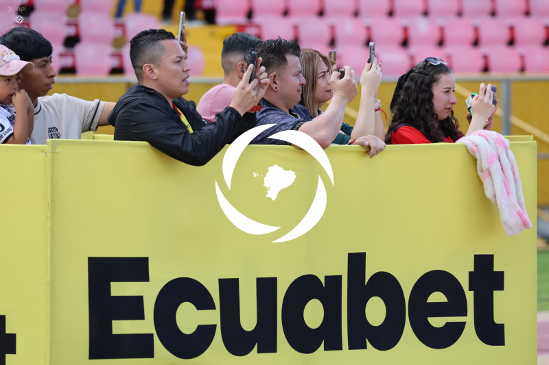 FBL LIGA PRO U CATOLICA VS BARCELONA