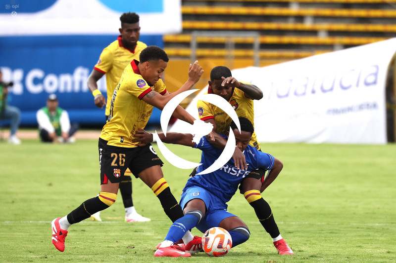 FBL LIGA PRO U CATOLICA VS BARCELONA