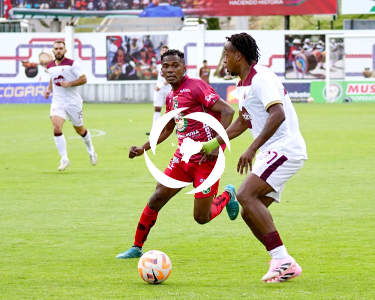 FBL LIGA ECUABET MUSHUC RUNA VINO TINTO